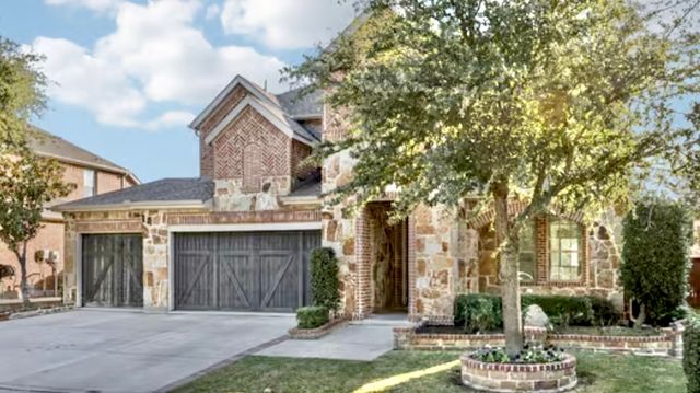 1221 Dakota Street, Carrollton, TX 75010