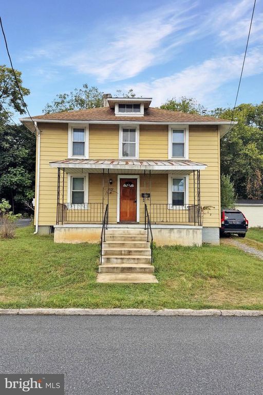 422 RANDOLPH ST, Martinsburg, WV 25401