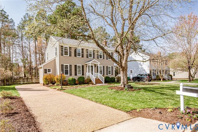 9645 Kingscroft Dr, Glen Allen, VA 23060