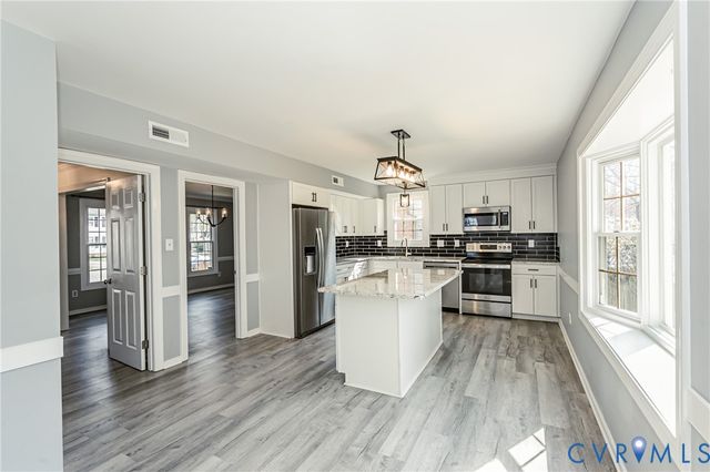 9645 Kingscroft Dr, Glen Allen, VA 23060