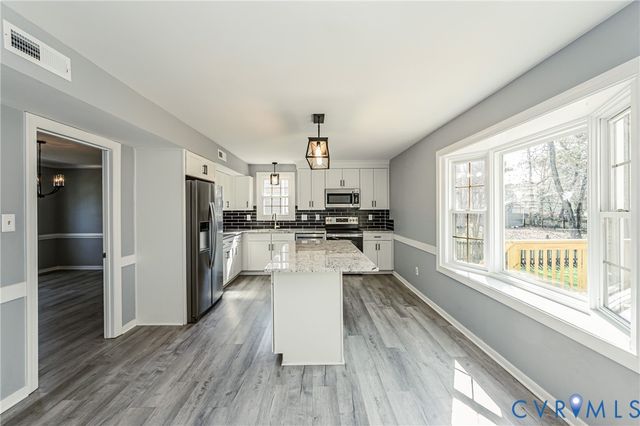 9645 Kingscroft Dr, Glen Allen, VA 23060