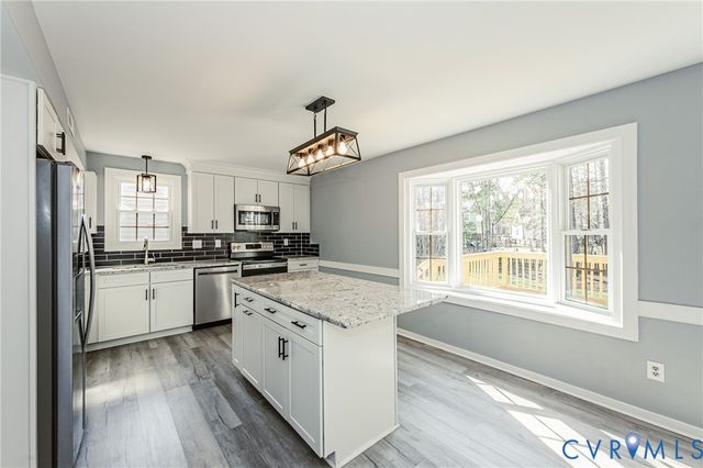 9645 Kingscroft Dr, Glen Allen, VA 23060