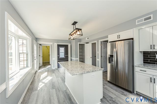 9645 Kingscroft Dr, Glen Allen, VA 23060