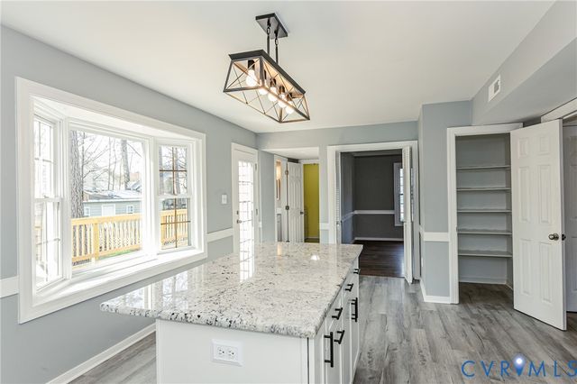 9645 Kingscroft Dr, Glen Allen, VA 23060