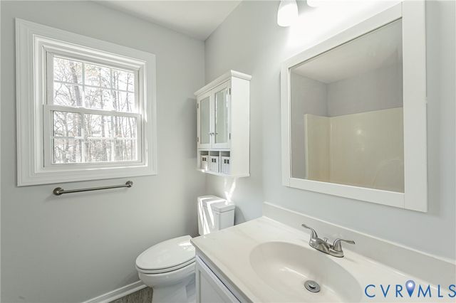 9645 Kingscroft Dr, Glen Allen, VA 23060