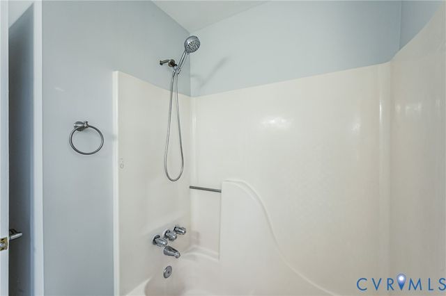 9645 Kingscroft Dr, Glen Allen, VA 23060