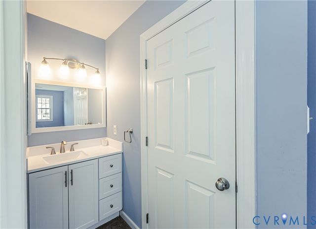 9645 Kingscroft Dr, Glen Allen, VA 23060