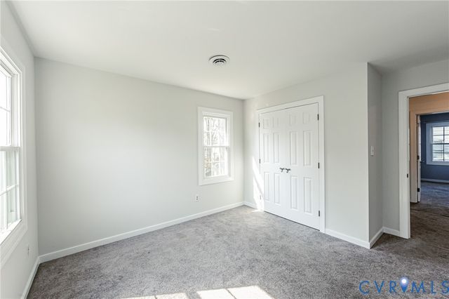 9645 Kingscroft Dr, Glen Allen, VA 23060