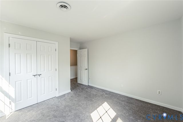 9645 Kingscroft Dr, Glen Allen, VA 23060