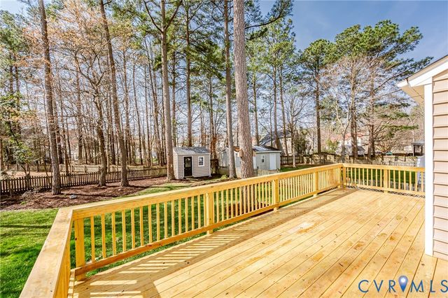 9645 Kingscroft Dr, Glen Allen, VA 23060