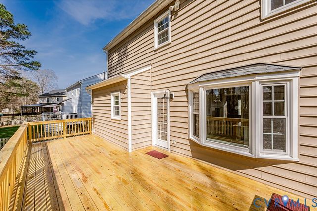 9645 Kingscroft Dr, Glen Allen, VA 23060