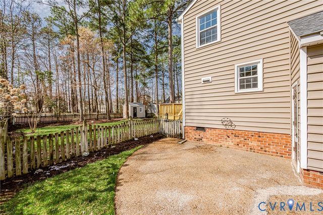 9645 Kingscroft Dr, Glen Allen, VA 23060