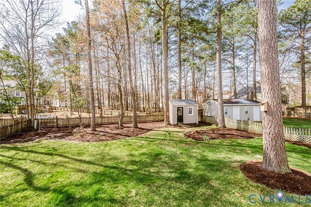 9645 Kingscroft Dr, Glen Allen, VA 23060