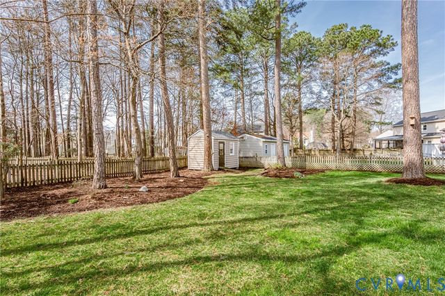 9645 Kingscroft Dr, Glen Allen, VA 23060