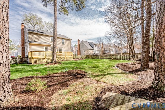 9645 Kingscroft Dr, Glen Allen, VA 23060