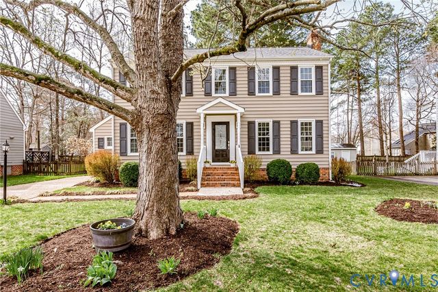 9645 Kingscroft Dr, Glen Allen, VA 23060