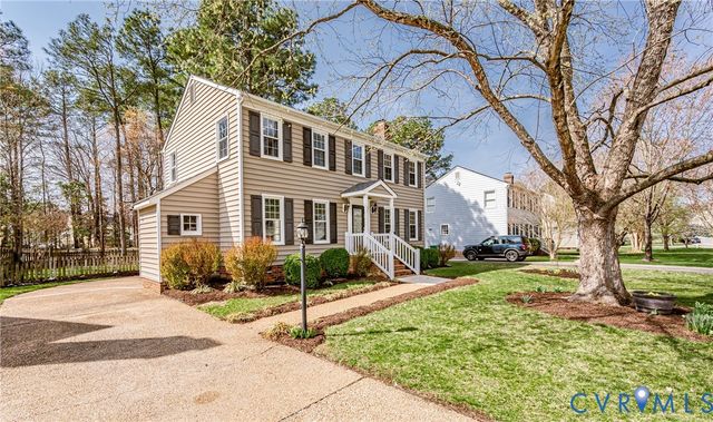 9645 Kingscroft Dr, Glen Allen, VA 23060