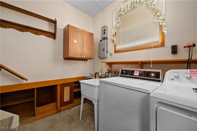 7790 Lewis Road, Olmsted Falls, OH 44138
