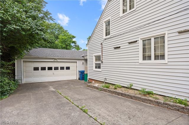 7790 Lewis Road, Olmsted Falls, OH 44138