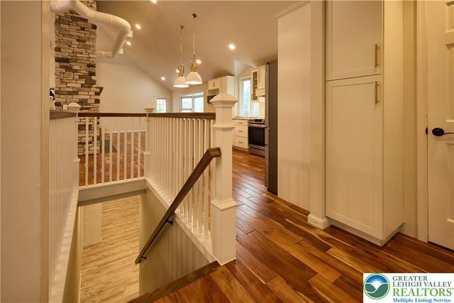 1989 West Point Drive, Bethlehem City, PA 18015