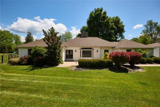 1989 West Point Drive, Bethlehem City, PA 18015