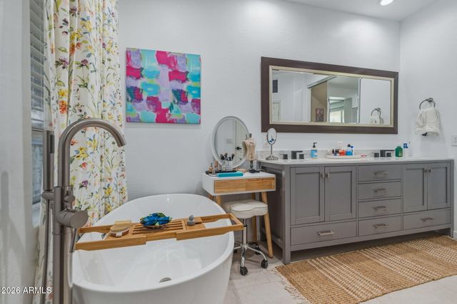 6211 W MCRAE Way, Glendale, AZ 85308