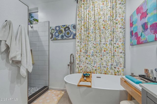 6211 W MCRAE Way, Glendale, AZ 85308