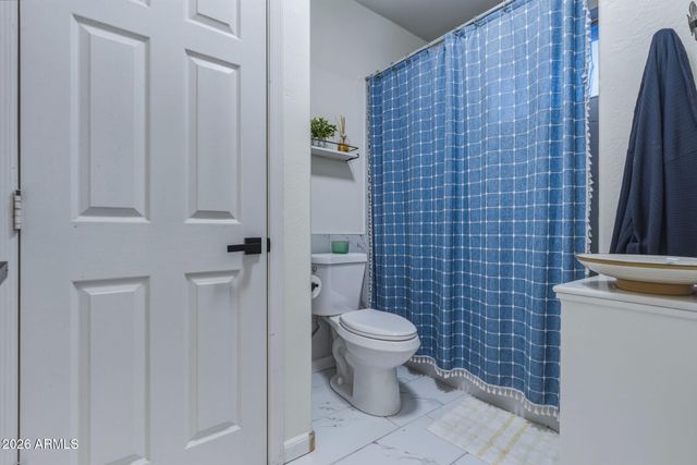 6211 W MCRAE Way, Glendale, AZ 85308