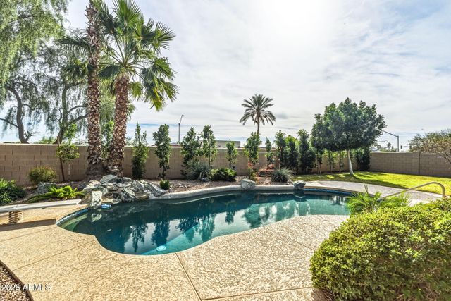 6211 W MCRAE Way, Glendale, AZ 85308