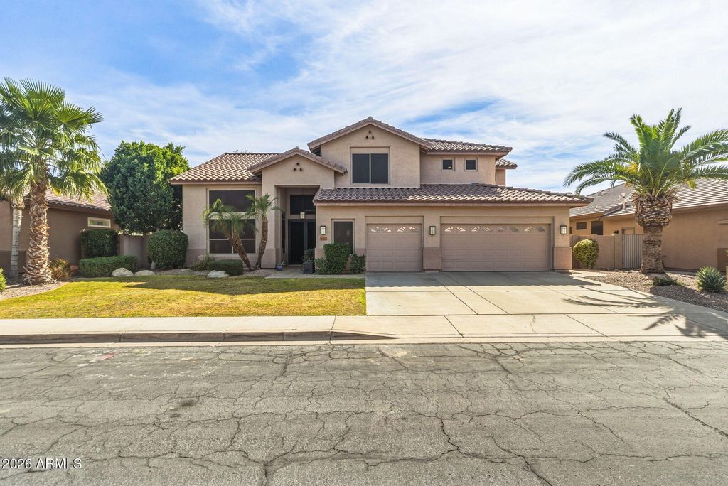 6211 W MCRAE Way, Glendale, AZ 85308