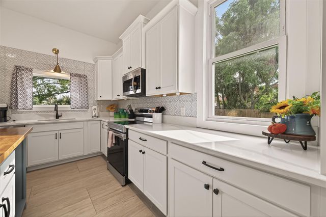 2815 Ball Street, Galveston, TX 77550