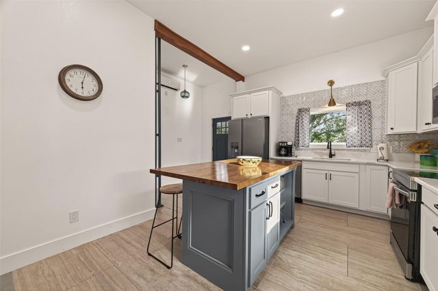 2815 Ball Street, Galveston, TX 77550
