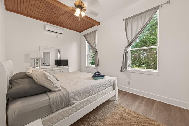 2815 Ball Street, Galveston, TX 77550