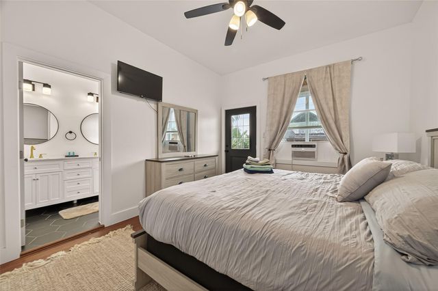 2815 Ball Street, Galveston, TX 77550