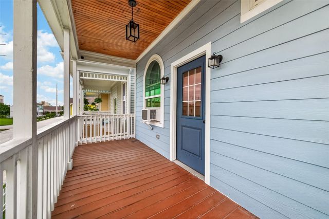 2815 Ball Street, Galveston, TX 77550