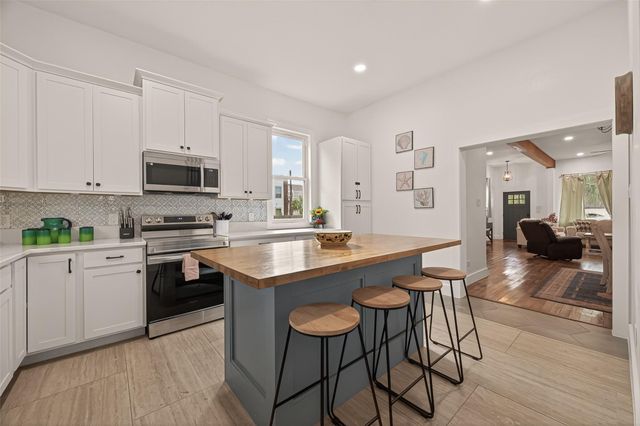 2815 Ball Street, Galveston, TX 77550
