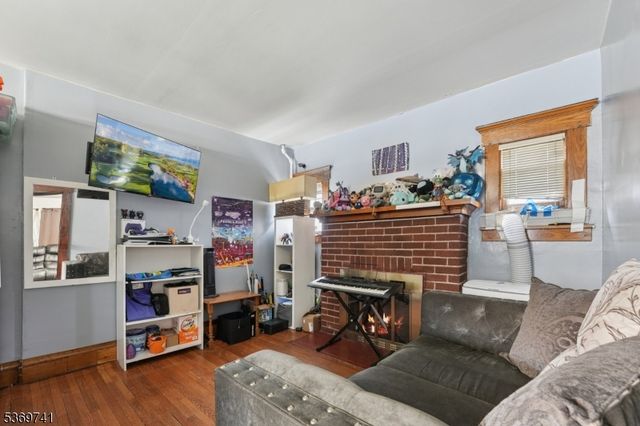347 Piaget Ave, Clifton City, NJ 07011
