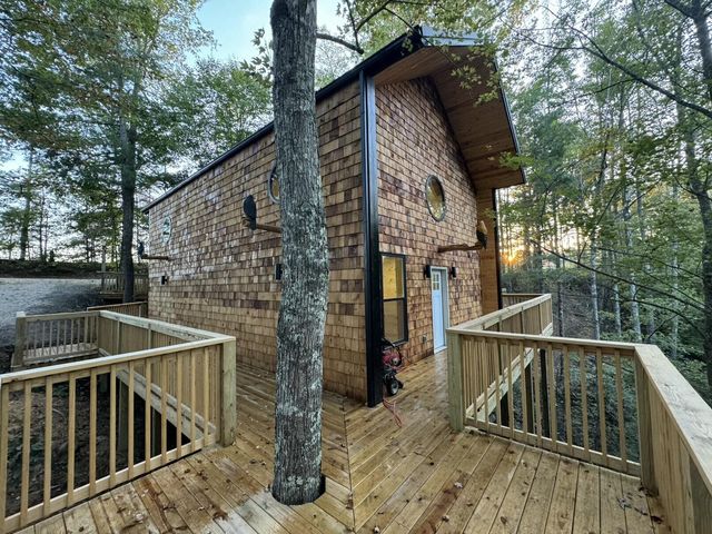 30 W Spencer Road, Campton, KY 41301