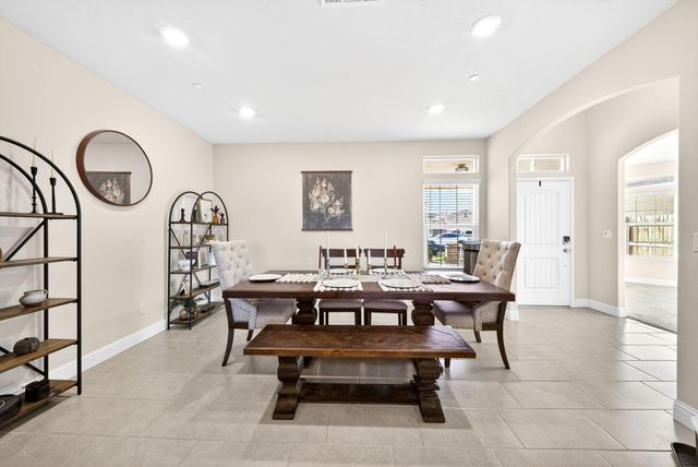 1727 Softwind Drive, Tulare, CA 93274