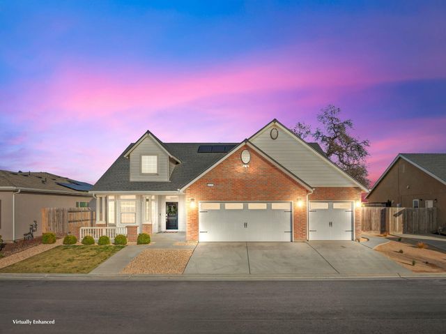 1727 Softwind Drive, Tulare, CA 93274