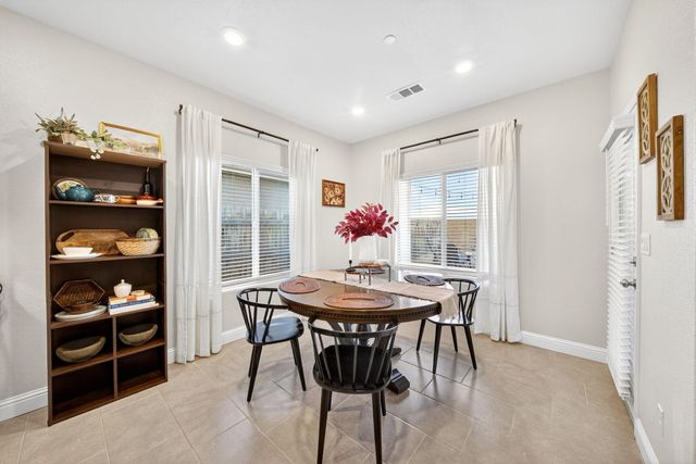 1727 Softwind Drive, Tulare, CA 93274