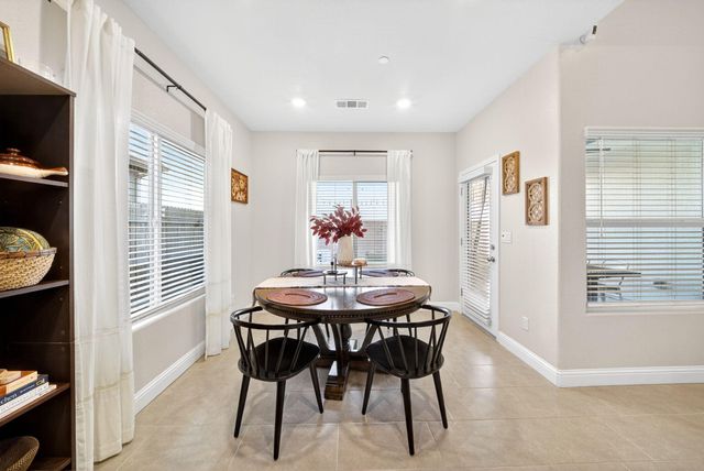 1727 Softwind Drive, Tulare, CA 93274