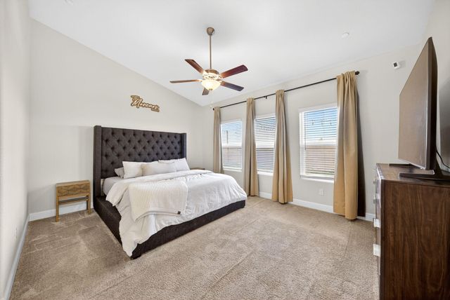 1727 Softwind Drive, Tulare, CA 93274