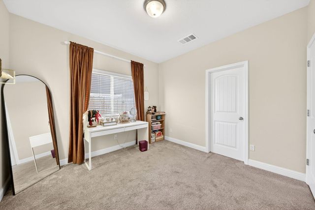 1727 Softwind Drive, Tulare, CA 93274