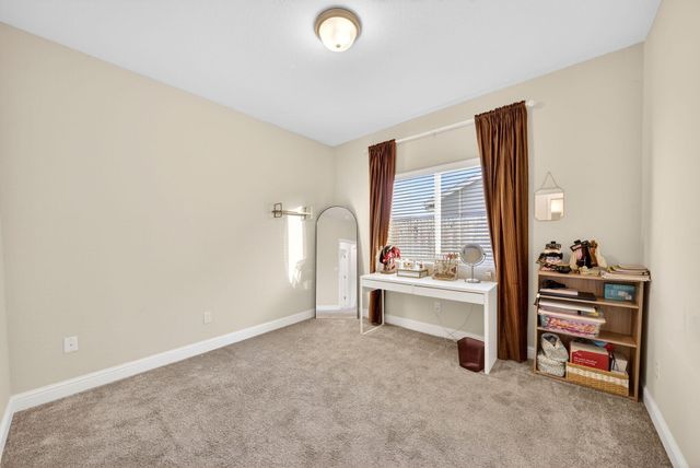 1727 Softwind Drive, Tulare, CA 93274