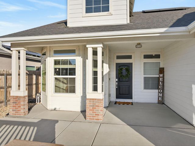 1727 Softwind Drive, Tulare, CA 93274