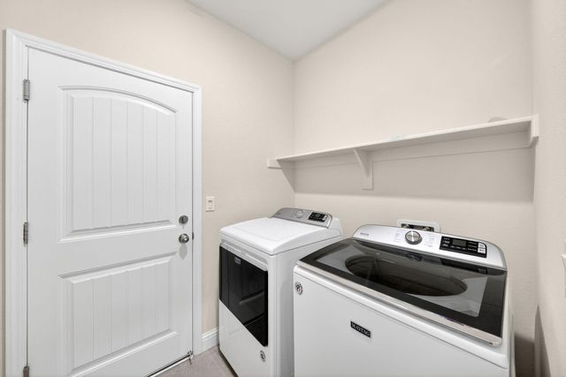 1727 Softwind Drive, Tulare, CA 93274