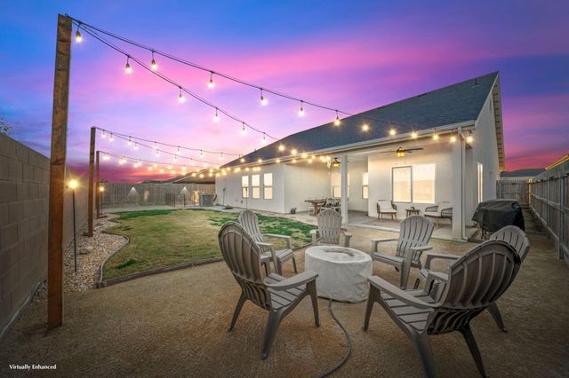 1727 Softwind Drive, Tulare, CA 93274