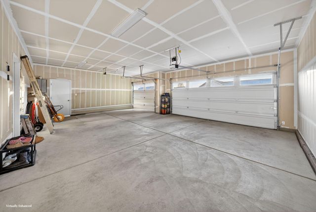 1727 Softwind Drive, Tulare, CA 93274