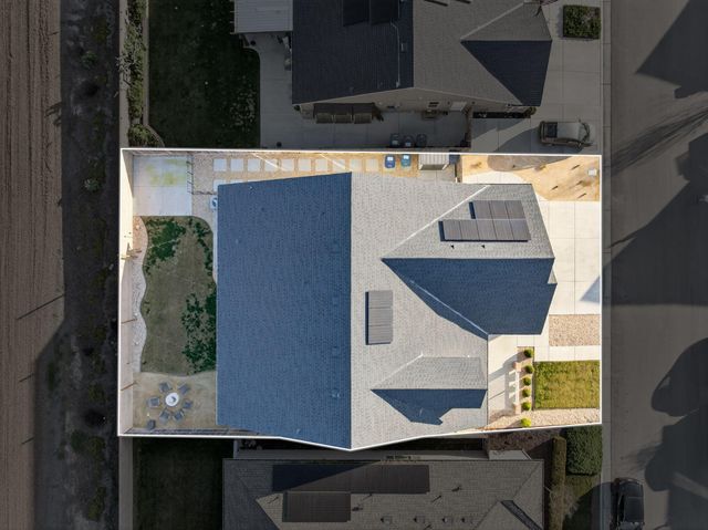 1727 Softwind Drive, Tulare, CA 93274